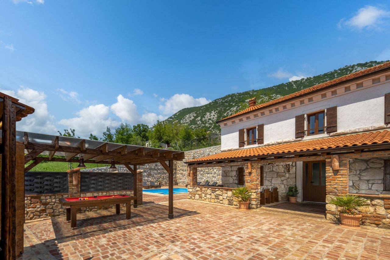 Pool Villa Cupido - Happy Rentals Drivenik Eksteriør billede