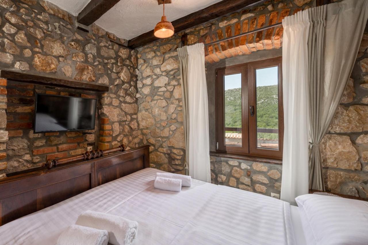 Pool Villa Cupido - Happy Rentals Drivenik Eksteriør billede